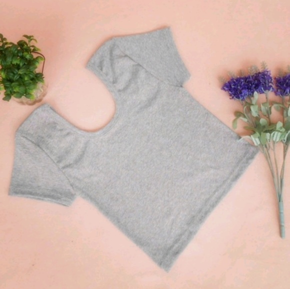 🍨BOGO 50% OFF🍨 Gray Tee Crop Top - Picture 2 of 4